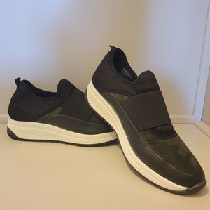 Anne Klein Backdoor Fashion Sneakers Camouflage